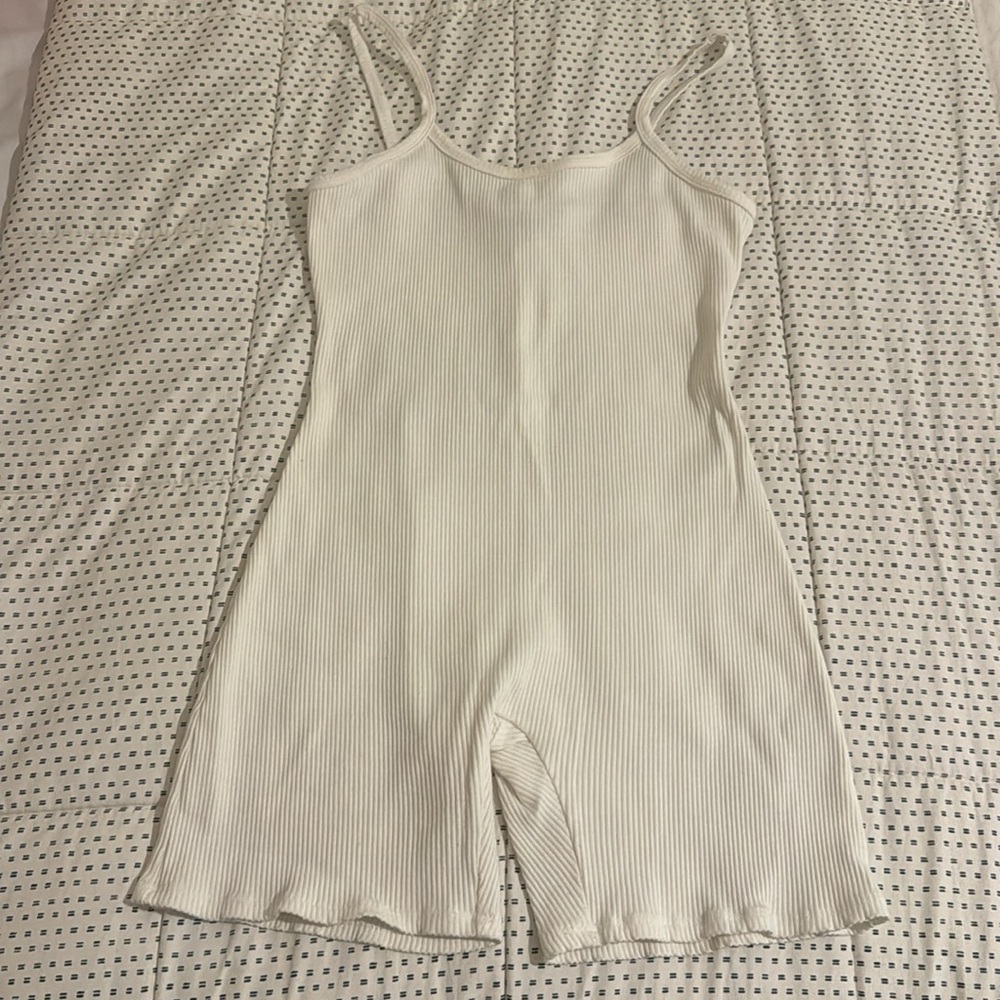 2 Rompers deal - Picture 3 of 3